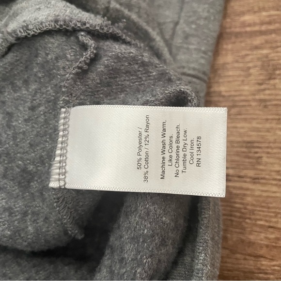 Vineyard Vines Martha's Vineyard Two Tone Pull Over Sweater Medium - Picture 5 of 5